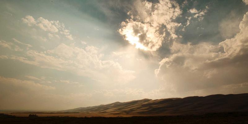 韩国进口潮流服饰购买渠道风险全解析：代购、官网直邮与跨境电商平台优劣对比